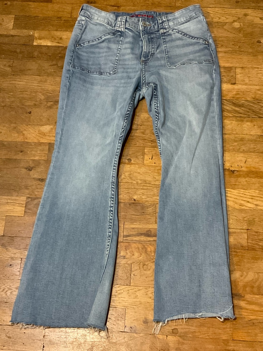 Lucky Brand Low Rise Patch Pocket Flare Jeans, size 14/32, EUC